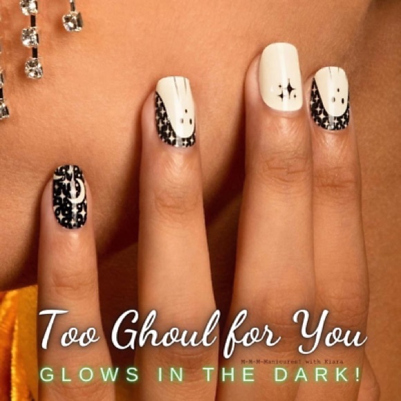 Color Street TOO GHOUL FOR YOU Ghost Glow In The Dark Halloween Moon Stars - Picture 5 of 10
